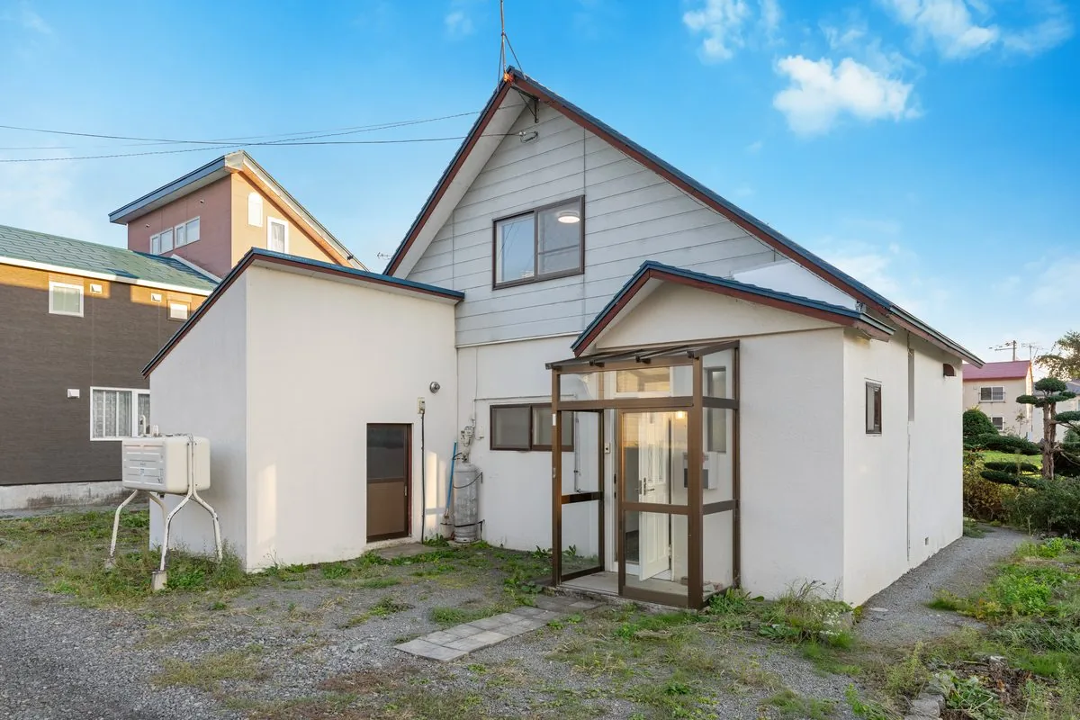 Mochi House exterior in winter, Niseko
